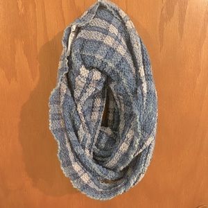 🤍2/$10bcbg generation plaid infinity scarf i🤍bundles&offers